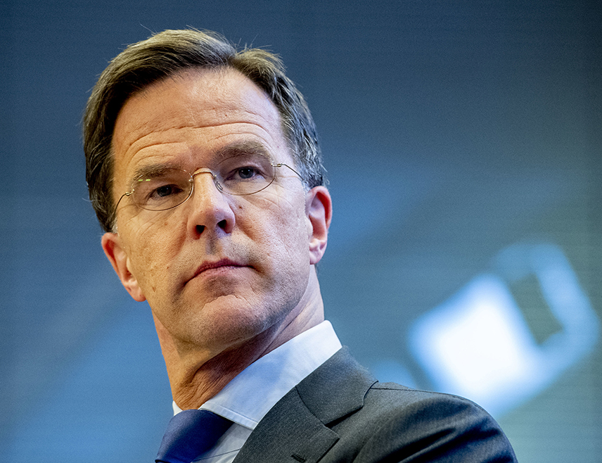 БРИСЕЛ, 5. АПРИЛА /СРНА/ - Неопходно је размотрити различите опције безбједносних гаранција за Украјину у случају мировног споразума, укључујући приједлог италијанског премијера Ђорђе Мелони да се члан пет колективне одбране прошири на Украјину без чланства у НАТО-у, изјавио је генерални секретар НАТО-а Марк Руте.