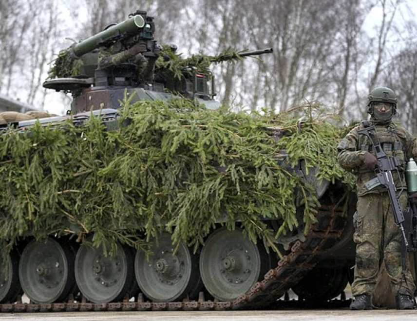 БЕРЛИН, 6. АПРИЛА /СРНА/ -  Њемачка војска одржаће у септембру масивне војне вјежбе у којима ће војници НАТО-а увјежбати сценарио наводно могућег руског напада, а у којима ће учествовати до 800.000 војника, пише лист "Билд".