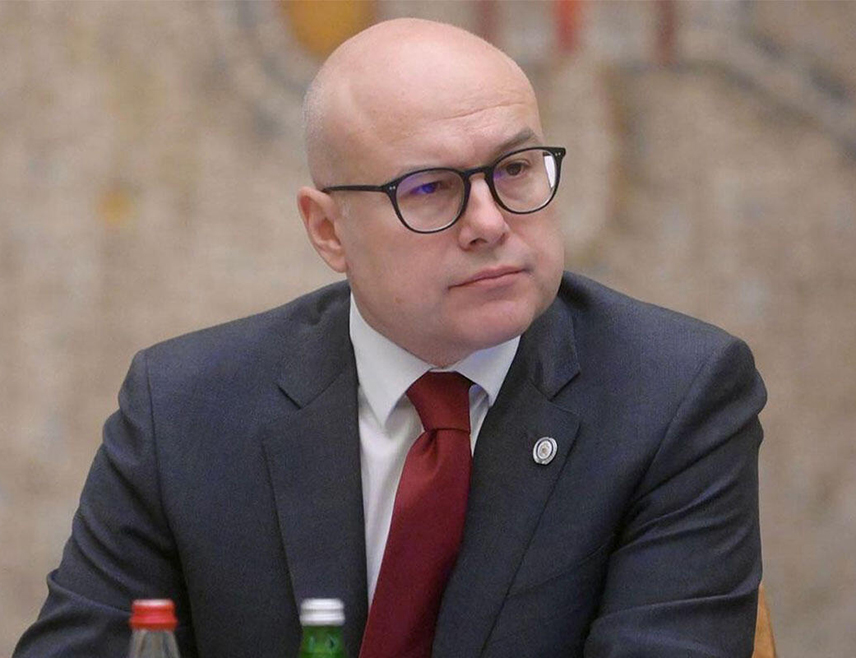 БЕОГРАД, 6. АПРИЛА /СРНА/ - Премијер Србије у техничком мандату Милош Вучевић честитао је Ђури Мацуту, кога је предсједник Србије Александар Вучић предложио за мандатара за састав нове Владе, и рекао да очекује да ће Мацут уз себе окупити најбоље за Србију.