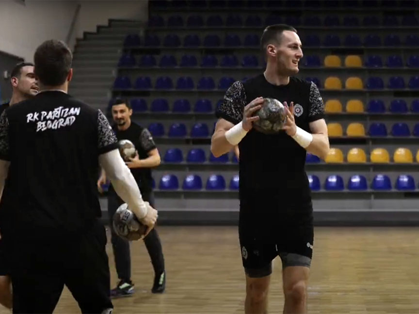 БЕОГРАД, 7. АПРИЛА /СРНА/ - Рукометаши "Партизана" побиједили су грчки "АЕК" у бугарском Шумену у реванш мечу четвртфинала Еврокупа 30:26, али се нису пласирали у полуфинале јер им је био потребан тријумф са више од пет голова разлике.