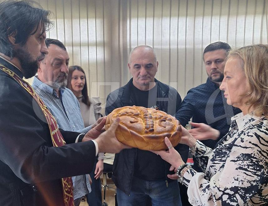 БИЈЕЉИНА, 7. АПРИЛА /СРНА/ - Новинска агенција Републике Српске - СРНА прославила је данас крсну славу Благовијести и 33 године успјешног рада.