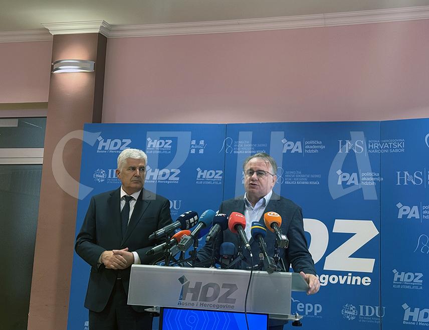 МОСTАР, 9. АПРИЛА /СРНА/ - Предсједник СДП-а Нермин Никшић јавно је данас упутио извињење предсједнику ХДЗ-а БиХ Драгану Човићу што је под притиском бившег америчког амбасадора у БиХ Мајкла Марфија СДП уз подршку свих бошњачких странака прегласао ХДЗ у Влади и Парламенту Федерације БиХ /ФБиХ/ приликом усвајања Закона о јужној интерконекцији.