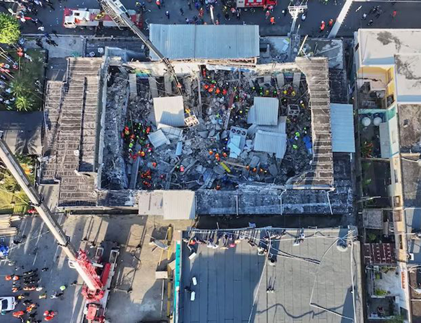 САНТО ДОМИНГО, 9. АПРИЛА /СРНА/ - Број погинулих усљед урушавања крова ноћног клуба "Џет сет" у Санто Домингу, главном граду Доминиканске Републике, порастао је на 124, саопштено је из полиције.