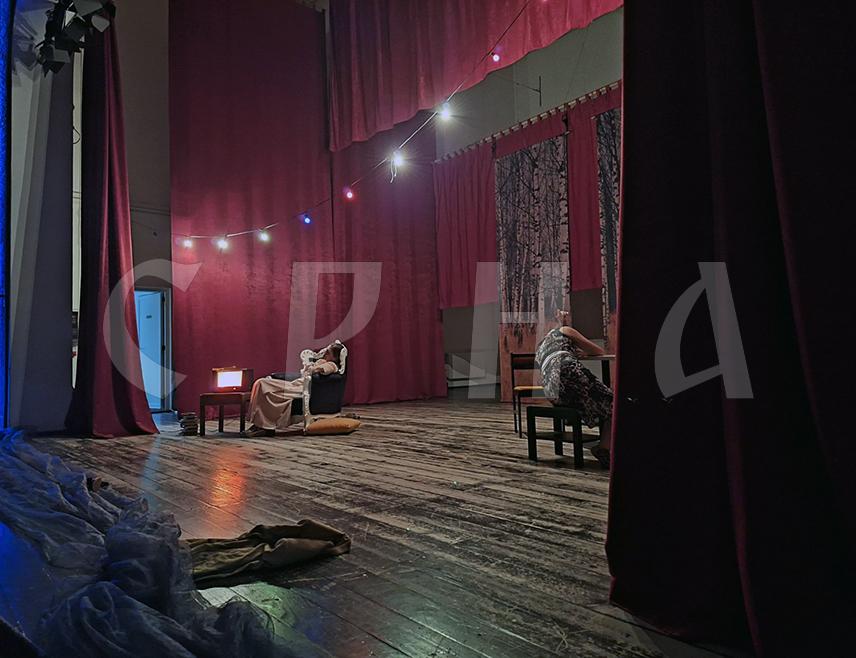 ШАМАЦ, 9. АПРИЛА /СРНА/ - Представом београдског Атеља 212 "Вотка и шампањац" у Шамцу је вечерас отворен Фестивал "Милица" посвећен знаменитој Шамчанки Милици Бабић-Андрић, првом школованом костимографу на овим просторима и супрузи нобеловца Иве Андрића.