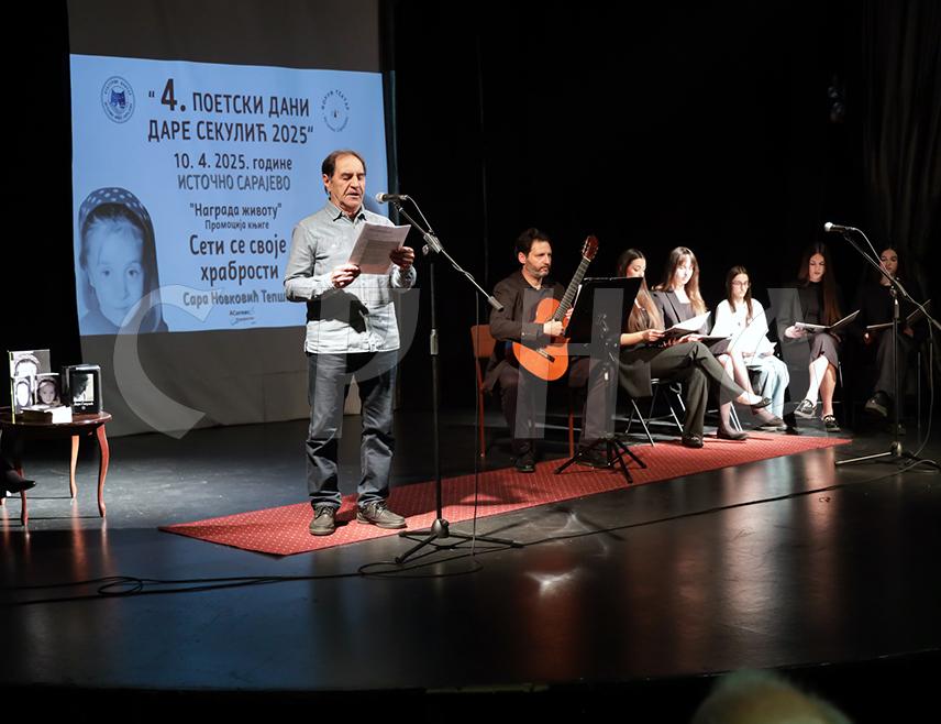 ИСТОЧНО САРАЈЕВО, 10. АПРИЛА /СРНА/ - У Источном Сарајеву вечерас је почела дводневна манифестација "Поетски дани Даре Секулић", коју су организовали "Форум театар" Источно Сарајево и Културни центар Источно Ново Сарајево.