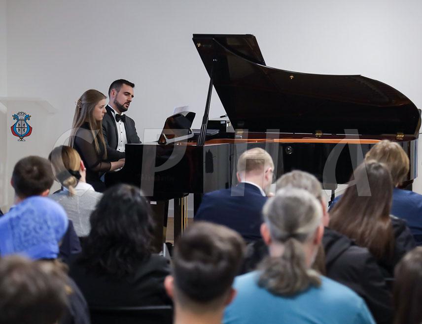 ИСТОЧНО САРАЈЕВО, 10. АПРИЛА /СРНА/ - На Музичкој академији Универзитета у Источном Сарајеву вечерас је уприличен гала концерт оводом завршетка концертне турнеје посвећене стваралаштву руског композитора Николаја Римског-Корсакова.