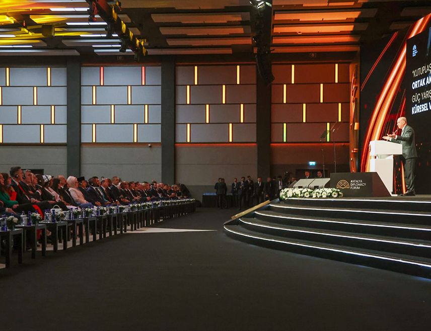 АНТАЛИЈА, 11. АПРИЛА /СРНА/ - Предсједник Турске Реџеп Тајип Ердоган истакао је важност јачања односа Анкаре и Вашингтона, током говора на Дипломатском форуму у Анталији.