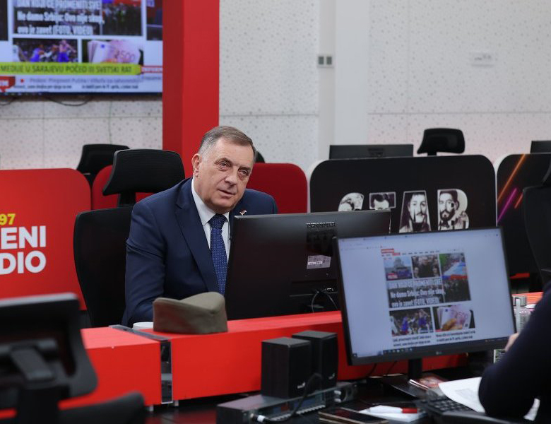 БЕОГРАД, 12. АПРИЛА /СРНА/ - Предсједник Републике Српске Милорад Додик рекао је да је формирање Покрета за народ и државу од изузетне важности и да је предсједник Србије Александар Вучић одлично разумио тренутак за свенародни скуп.