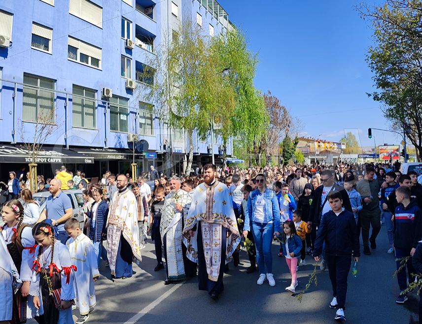 ГРАДИШКА, 12. АПРИЛА /СРНА/- Празник Лазарева субота, у народу познатији као Врбица, и ове године је у Градишци прослављен у присуству бројних православних вјерника.