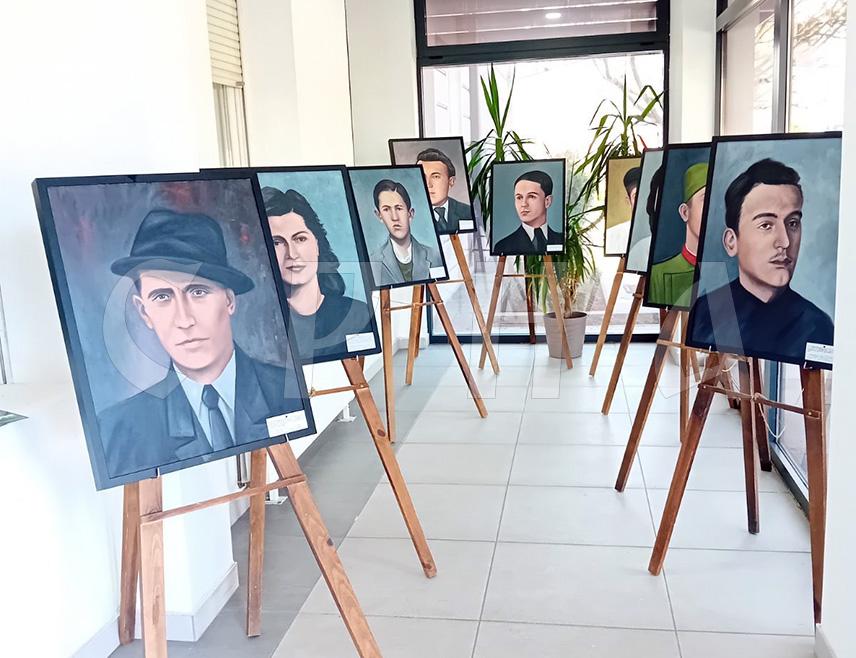 КОЗАРСКА ДУБИЦА, 13. АПРИЛА /СРНА/ - У Козарској Дубици сутра ће бити отворена изложба академског сликара Бранка Јунгића која приказује портрете жртава концентрационог логора Јасеновац.