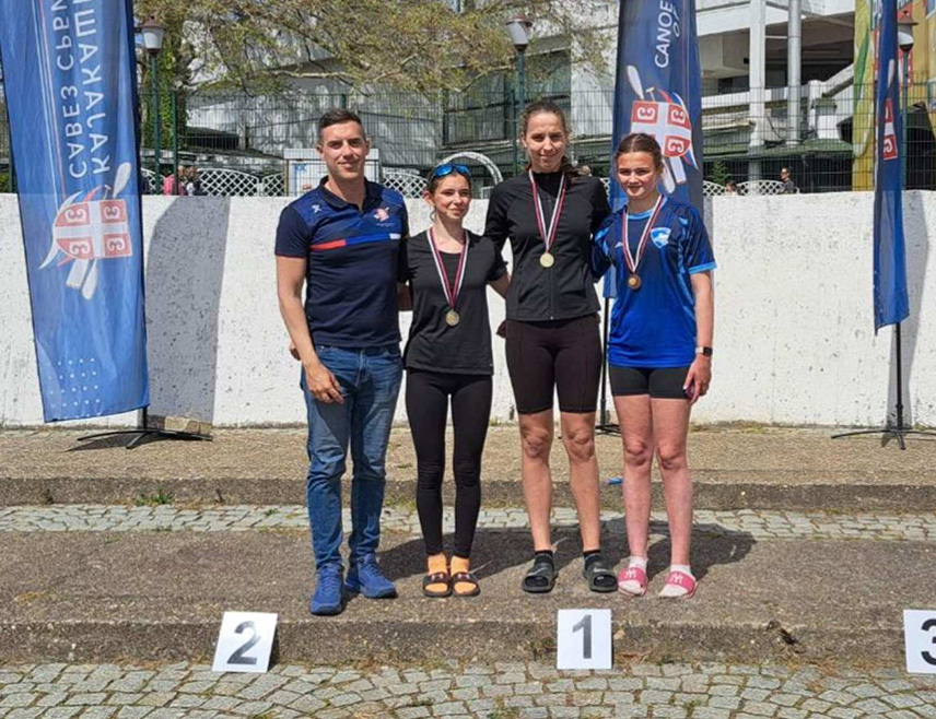 TРЕБИЊЕ, 14. АПРИЛА /СРНА/ - Чланови Кајак клуба "Tребишњица" остварили су запажен наступ на Првенству Србије на дугим стазама у кајаку на мирним водама, одржаном у дисциплини кајака једносједа на 5.000 метара.