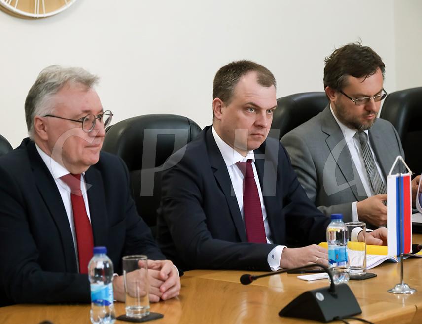 ИСТОЧНО САРАЈЕВО, 14. АПРИЛА /СРНА/ - Копредсједавајући Комисије за трговину и економску сарадњу БиХ и Русије Антон Шалајев изјавио је данас у Источном Сарајеву да двије земље имају заједнички интерес за сарадњу у областима енергетике, образовања, пољопривреде, те науке и културе.