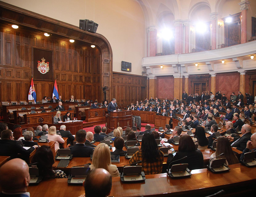 БЕОГРАД, 15. АПРИЛА /СРНА/ - Посебна сједница Скупштине Србије на којој је предвиђен избор нове владе заказана је за данас.