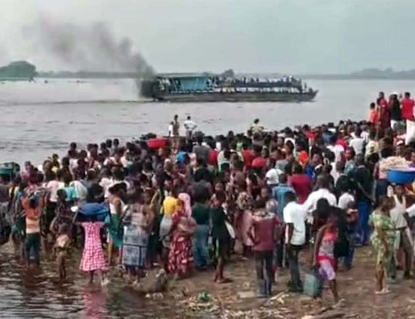 КИНШАСА, 16. АПРИЛА /СРНА-РИА Новости/ - Око 100 људи погинуло је у бродолому у сјеверозападној провинцији Екватор у Демократској Републици Конго, рекао је  локални политичар Џозеф Локондо.