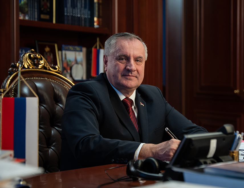 БАЊАЛУКА, 17. АПРИЛА /СРНА/ - Предсједник Владе Републике Српске Радован Вишковић пожелио је у честитки поводом Ускрса да овај празник над празницима буде путоказ у времену пуном искушења да подсјети на непролазне хришћанске вриједности заједништва и бриге о ближњима.
