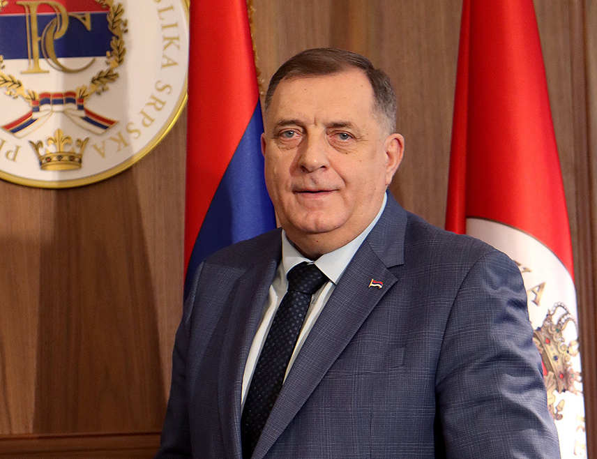 БАЊАЛУКА, 20. АПРИЛА /СРНА/ - Предсједник Републике Српске Милорад Додик поручио је у васкршњој честитки да је у временима искушења потребно више него икада свједочити истину, доброту и пожртвовану љубав, те пожелио да Васкрс празник ободри све вјерне да остану на путу истине и милосрђа.
