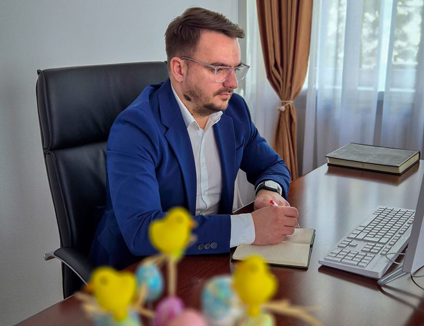 БАЊАЛУКА, 20. АПРИЛА /СРНА/ - Потпредсједник Републике Српске из реда хрватског народа Давор Прањић честитао је Ускрса и Васкрс, који ове године заједно славе и католички и православни вјерници, уз поруку да ускрснуће Исуса Христа постане надахнуће за обнову духа, наде и међусобног разумијевања.