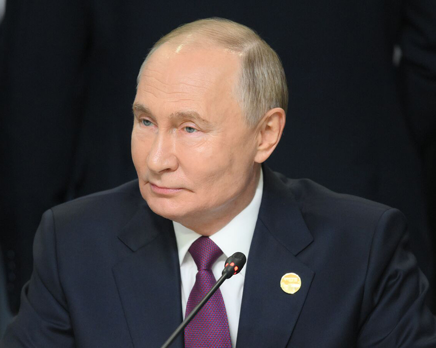МОСКВА, 21. МАРТА /СРНА/ - Руски предсједник Владимир Путин рекао је да лидери земаља који планирају да 9. маја дођу у Москву на прославу Дана побједе имају много више храбрости од оних који им пријете.
