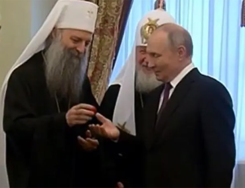БЕОГРАД, 22. АПРИЛА /СРНА/ - Предсједник Русије Владимир Путин примио је данас у Москви Његову светост патријарха српског Порфирија и патријарха московског и цијеле Русије Кирила.