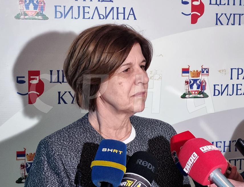 БИЈЕЉИНА, 22. АПРИЛА /СРНА/ - Министар просвјете и културе Републике Српске Жељка Стојичић изјавила је да је Пољопривредна и медицинска школа у Бијељини, која данас обиљежава 75 година рада, дала и даје значајан допринос развоју пољопривреде и здравства овог краја.