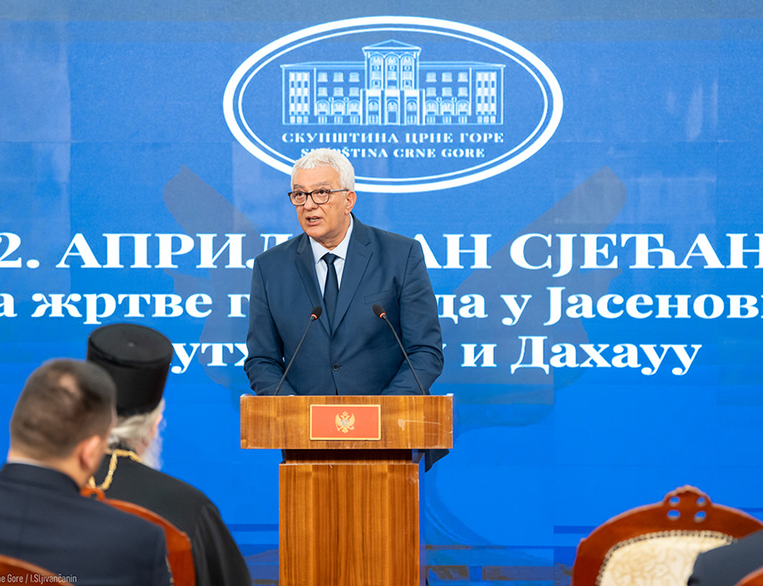 ПОДГОТРИЦА, 23. АПРИЛА /СРНА/ - Предсједник Скупштине Црне Горе Андрија Мандић поручио је на академији поводом Дана сјећања на жртве логора Јасеновац, Маутхаузен и Дахау да овај дан није само подсјетник на страшну прошлост већ и прилика да се јасно поручи да се никада више и нигдје не понове катастрофе које су уништиле на милионе живота.