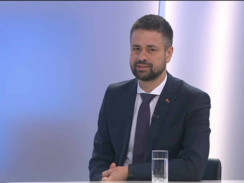 БАЊАЛУКА, 23. АПРИЛА /СРНА/ - Министар финансија и трезора у Савјету министара Срђан Амиџић изјавио је да усвајање буџета институција БиХ увијек коче Бошњаци који истовремено тврде да су сви други криви за нефункционалност БиХ.