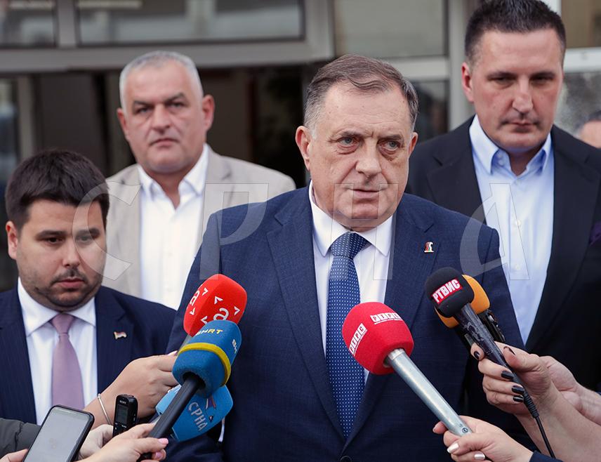 ШЕКОВИЋИ, 23. АПРИЛА /СРНА/ - Предсједник Републике Српске Милорад Додик рекао је данас да Српска кроз пројекат гасификације свог источног дијела показује да је држава и да може да води своје пројекте.