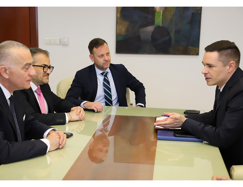 БАЊАЛУКА, 24. АПРИЛА /СРНА/ - Министар правде Републике Српске Милош Букејловић и министар правде Србије Ненад Вујић констатовали су данас у Бањалуци да је сарадња Српске и Србије изузетна, као и да ће заједнички рад ресорних министарстава, који је на високом нивоу, бити оснажен у наредном периоду.