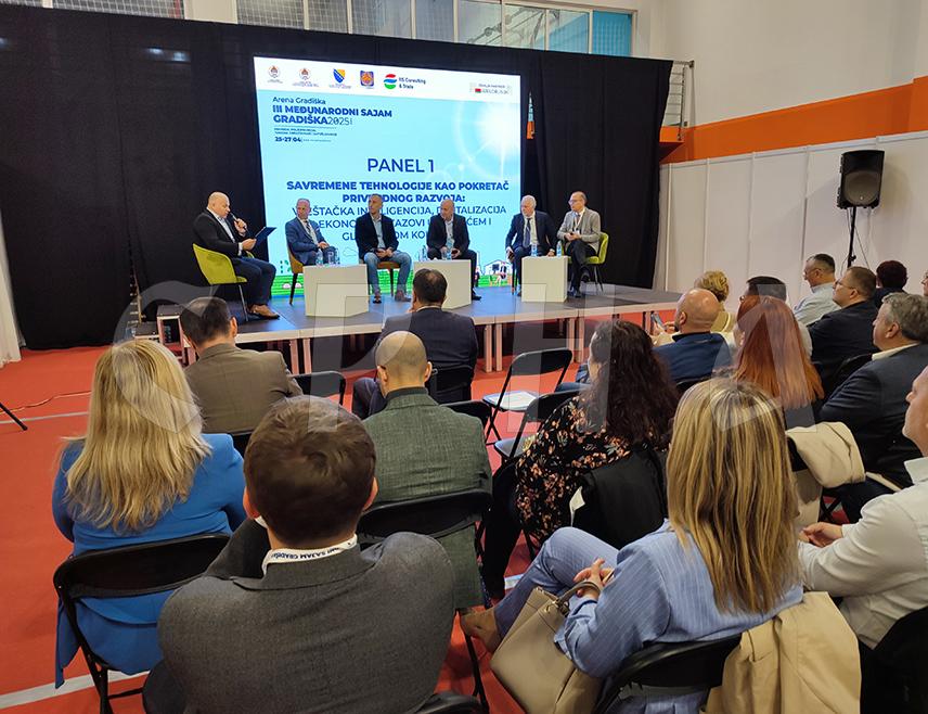 ГРАДИШКА, 25. АПРИЛА /СРНА/ - Улагања у нове технологије и образовање кадра у складу са трендовима у технологији кључни су за развој економије сваког друштва, поготово малих земаља, поручено је на стручном панелу "Савремене технологије као покретач привредног развоја", који је одржан у оквиру Међународног сајма у Градишци.