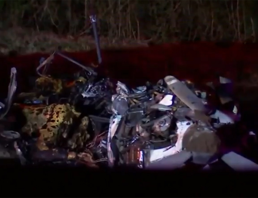 ВАШИНГТОН, 27. АПРИЛА /СРНА/ - Три особе су погинуле када се срушио мали једномоторни авион у америчкој савезној држави Тенеси, саопштено је из америчке Федералне управе за ваздухопловство /ФАА/.