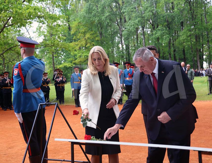 КОЗАРСКА ДУБИЦА, 27. АПРИЛА /СРНА/ - Јасеновац је био мрачни епицентар геноцида над Србима у НДХ, али и мјесто на којем су осим српског нмасовно страдали и други народи, прије свих Јевреји и Роми, рекла је српски члан и предсједавајућа Предсједништва БиХ Жељка Цвијановић.