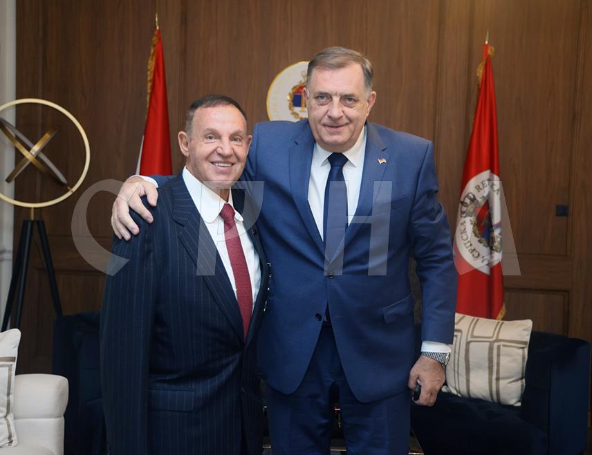 БАЊАЛУКА, 28. АПРИЛА /СРНА/ - Предсједник Републике Српске Милорад Додик састао се данас у Бањалуци са израелским хуманистом и привредником Мошом Левијем.