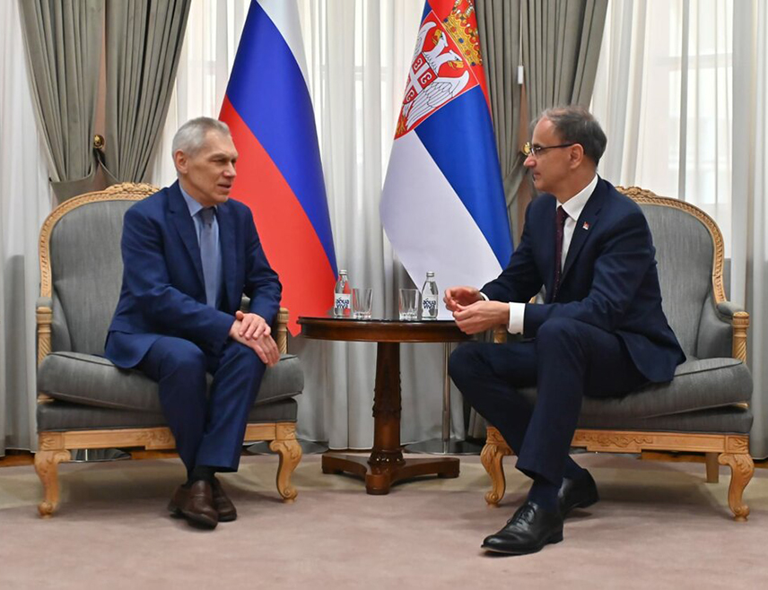 БЕОГРАД, 28. АПРИЛА /СРНА/ - Премијер Србије Ђуро Мацут разговарао је са амбасадором Руске Федерације у Србији Александром Боцан-Харченком о сарадњи двије земље, те захвалио Москви за подршку Србији и стратешко партнерство.