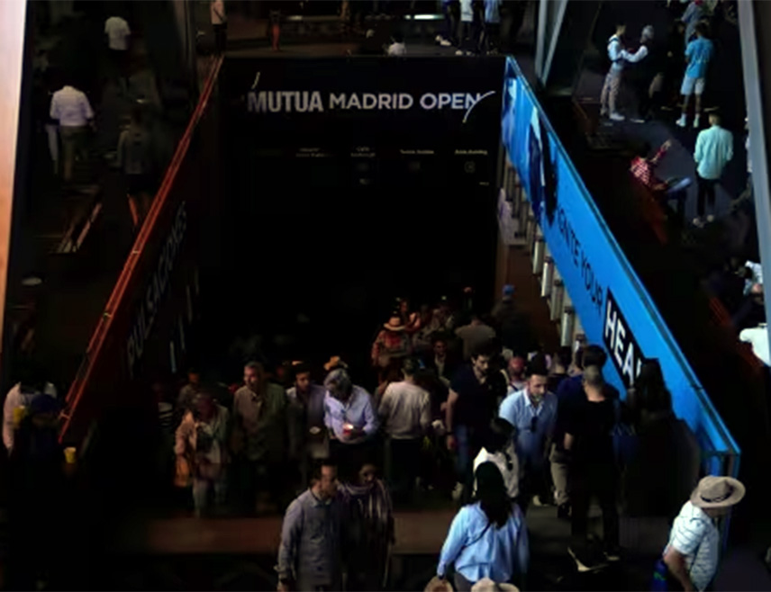 МАДРИД, 28. АПРИЛА /СРНА/ - Сви мечеви на мастерсу у Мадриду одгођено су усљед нестанка струје у Португалији и Шпанији, саопштили су организатори.