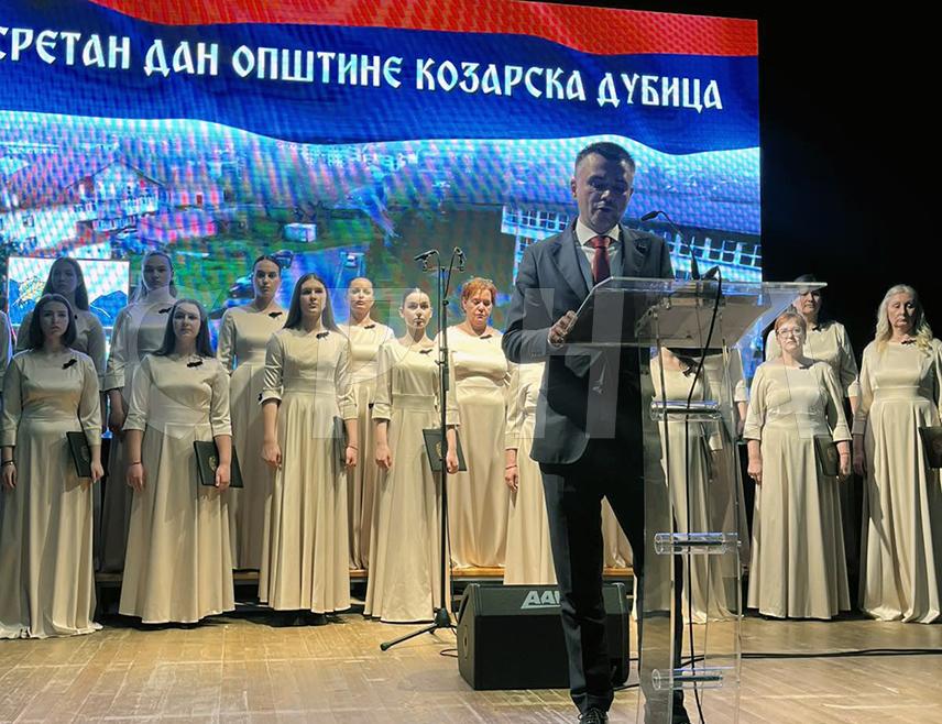 КОЗАРСКА ДУБИЦА, 29. АПРИЛА /СРНА/ - Начелник Козарске Дубице Игор Савковић рекао је вечерас да ће привреда поново бити окосница развоја општине и најавио пројекте који ће бити реализовани уз подршку предсједника Републике Српске Милорада Додика и других републичких иституција.