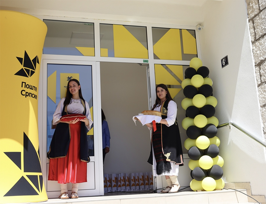 НЕВЕСИЊЕ, 30. АПРИЛА /СРНА/ - У Невесињу је данас свечано отворена реновирана пословница Пошта Српске.