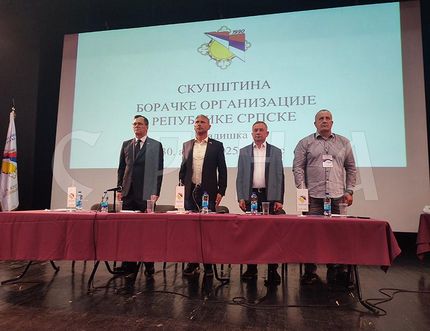 ГРАДИШКА, 30. АПРИЛА /СРНА/ - Република Српска треба да буде дефинисана као општи национални интерес, рекао је предсједник БОРС-а Радан Остојић послије данашње сједнице Скупштине ове организације у Градишци.