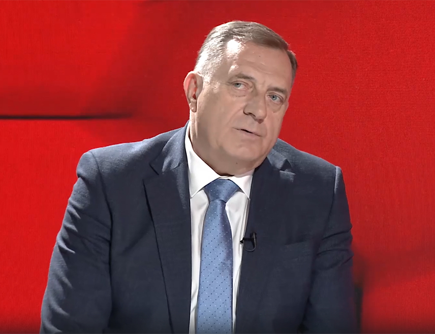 БАЊАЛУКА, 30. АПРИЛА /СРНА/ - Предсједник Републике Српске Милорад Додик изјавио је да је изабрао да ову функцију часно обавља и да ће је тако и заврши.