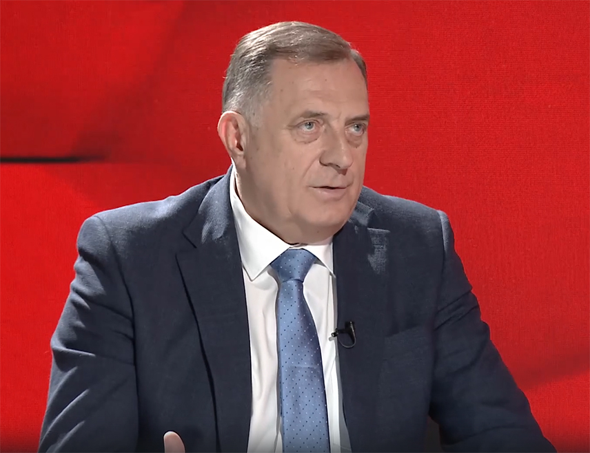 БАЊАЛУКА, 30. АПРИЛА /СРНА/ - Предсједник Републике Српске Милорад Додик изјавио је вечерас да је једино реално и одрживо кроз дуже вријеме да БиХ нестане као фактор и да на њеном простору остану Република Српска, Федерација или Босна која би окупљала муслимане и Херцег Босна која би окупљала Хрвате.