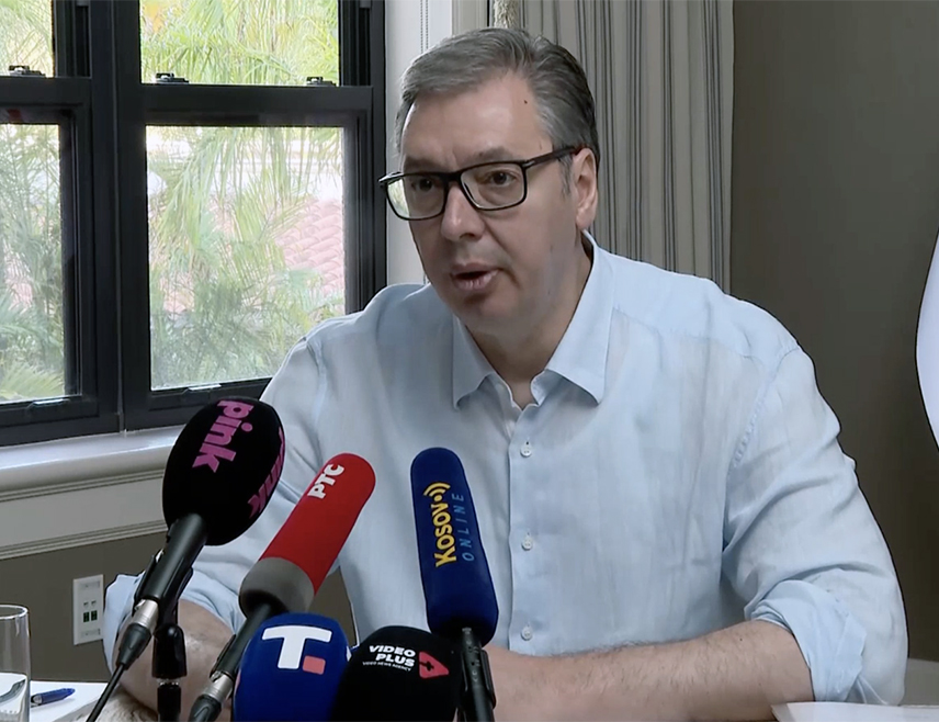 БЕОГРАД, 1. МАЈА /СРНА/ - Предсједник Србије Александар Вучић рекао је данас да га притисци из ЕУ неће поколебати у намјери да 9. маја учествује на прослави Дана побједе у Москви.