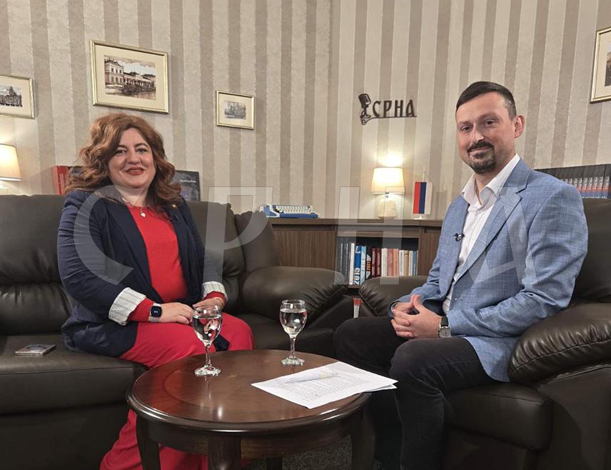 БАЊАЛУКА, 2. МАЈА /СРНА/ - Доцент доктор на Факултету политичких наука Универзитета у Бањалуци Нина Сајић изјавила је Срни да је највећи изазов за Републику Српску, али и БиХ константан покушај унитаризације БиХ стварањем централизоване државе под плаштом европских реформи и интеграција, те поручила да ти покушаји могу довести у питање постојање БиХ.