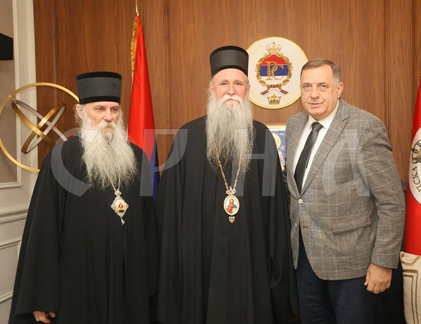 БАЊАЛУКА, 2. МАЈА /СРНА/ - У Бањалуци је почео састанак предсједника Републике Српске Милорада Додика са Његовим високопреосвештенством митрополитом црногорско-приморским Јоаникијем.