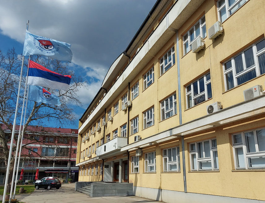 ПРИЈЕДОР, 5. МАЈА /СРНА/ - Акција сузбијања комараца на подручју Приједора одгођена је и биће реализована чим се за то стекну одговарајући временски услови, саопштено је данас из Градске управе.