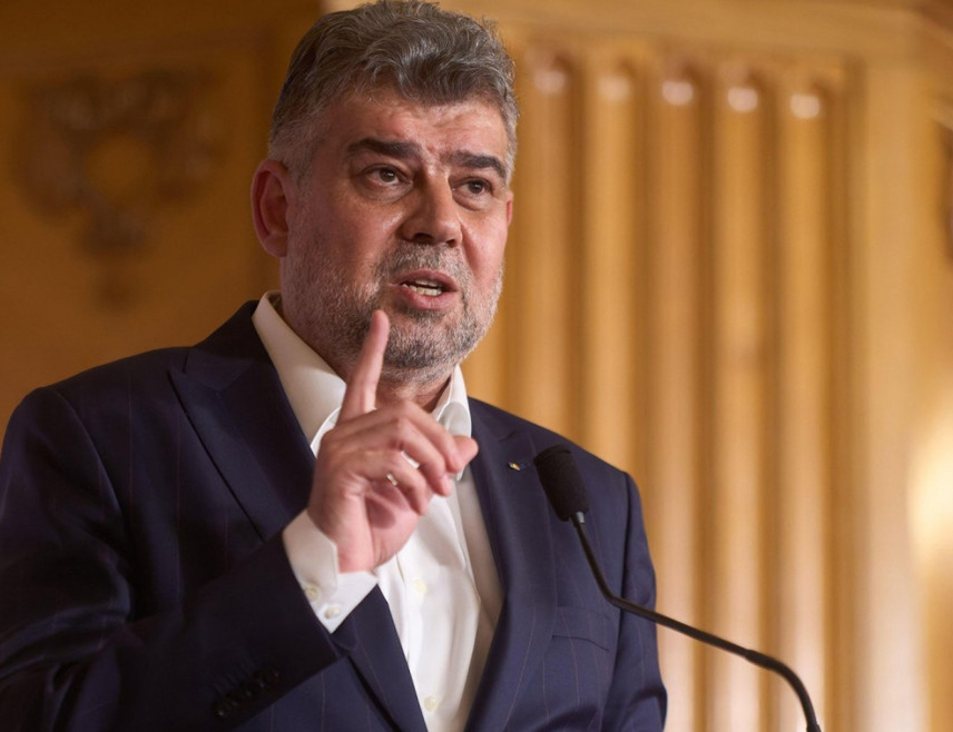 БУКУРЕШТ, 5. МАЈА /СРНА-Ројтерс/ - Румунски премијер Марсел Чолаку поднио је оставку након што кандидат кога је подржала његова прозападна коалиција није успио да се пласира у други круг предсједничких избора.