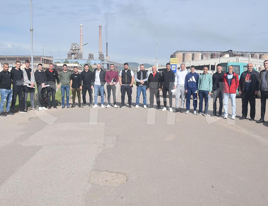 ЗВОРНИК, 6. МАЈА /СРНА/ - Компанија "Нова Алумина" из Зворника примила је у радни однос 21 радника, који су углавном ангажовани у непосредном процесу производње, за одржавања постројења и опреме, те у Служби грађевинске оперативе и хортикултуре, саопштено је данас из ове компаније.