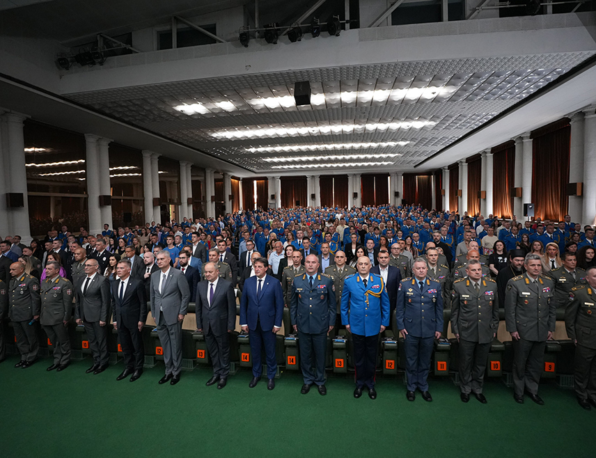 БЕОГРАД, 6. МАЈА /СРНА/ - Министар одбране Србије Братислав Гашић поручио је да је Гарда Војске Србије симбол врхунског професионализма, непоколебљиве оданости и највиших војничких вриједности.