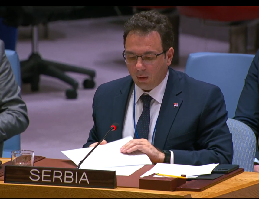 ЊУЈОРК, 6. МАЈА /СРНА/ - Проблем функционалности БиХ узрокован је страним уплитањима, а Србија као потписница Дејтонског споразума сматра опавданим захтјеве Републике Српске за враћање њених надлежности, рекао је отправник послова при Сталној мисији Србије у УН Радомир Илић.