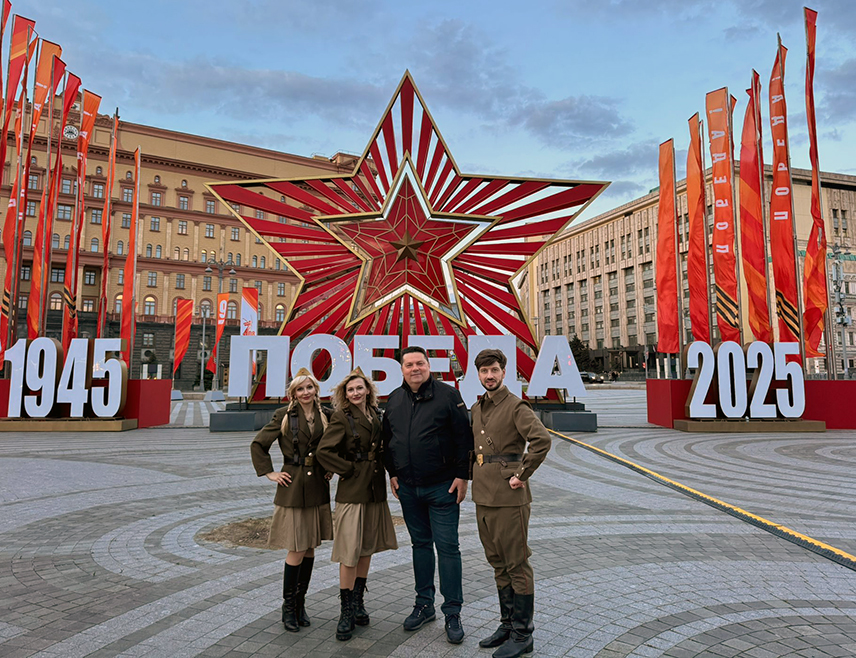 МОСКВА, 7. МАЈА /СРНА/ - Предсједник Народне скупштине Републике Српске Ненад Стевандић поручио је из Москве, гдје ће присуствовати војној паради поводом обиљежавања 80 година од побједе над фашизмом, да потомци антифашиста неће дозволити ревизију историје.