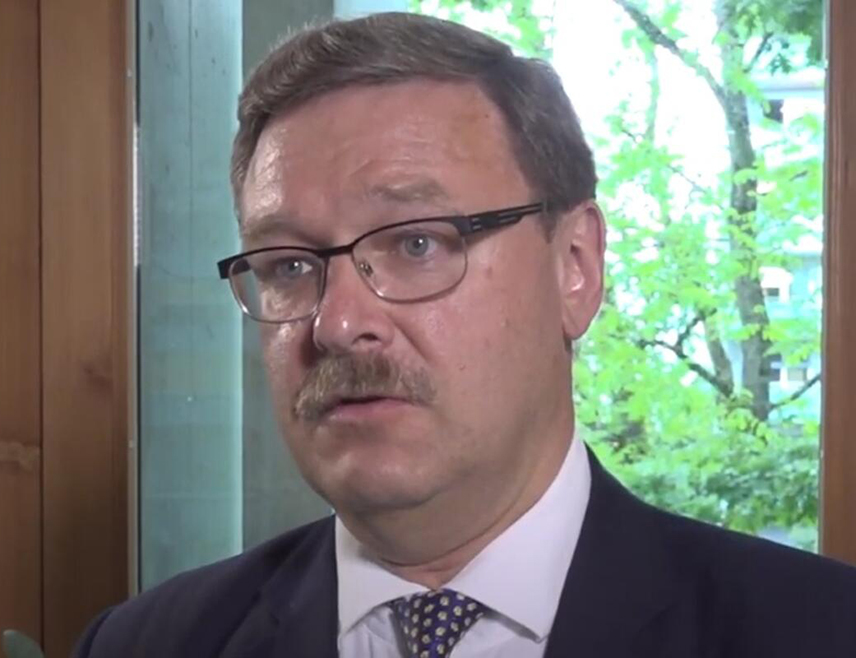 БЕОГРАД, 8. МАЈА /СРНА/ - Замјеник предсједника Савјета Федерације Русије Константин Косачов оцијенио је да је Европа опсједнута наставком рата у Украјини по сваку цијену и манијом за побједом над Русијом, али да је увјерен да ће униполарна диктатура постати прошлост и да ће нови модел глобалног управљања - равноправног дијалошког и ненасилног - превладати над диктатом санкција и ратова.