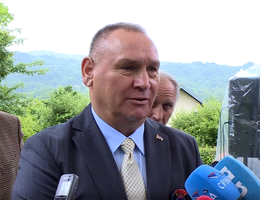 БАЊАЛУКА, 10. МАЈА /СРНА/ - Сјећање на Војску Републике Српске /ВРС/ и њене борце никада не смије престати јер је ВРС у Одбрамбено-отаџбинском рату дала немјерљив и одлучујући допринос очувању Републике Српске и српског народа на овим просторима, поручио је предсједник Организације старјешина ВРС Слободан Жупљанин.